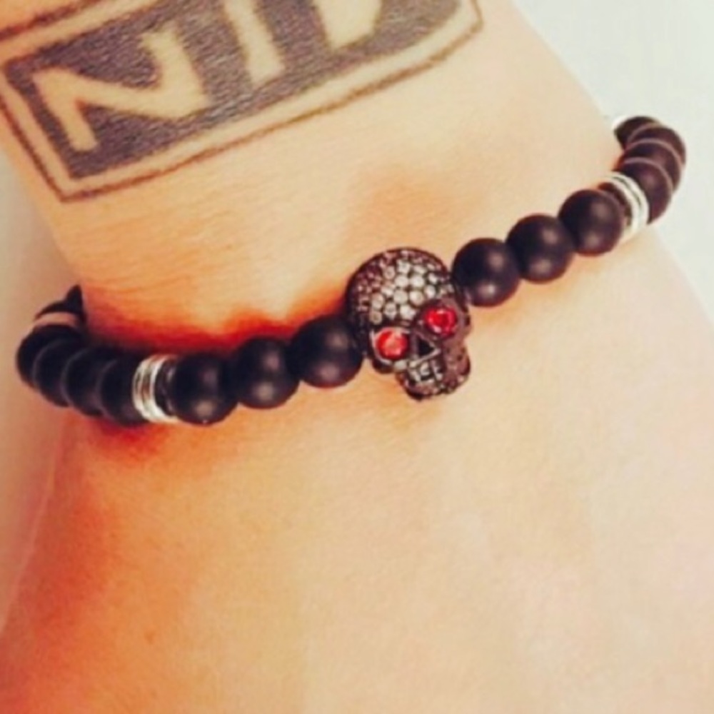 Women onyx & black rhodium cz skull bracelet - Picture 2 of 7